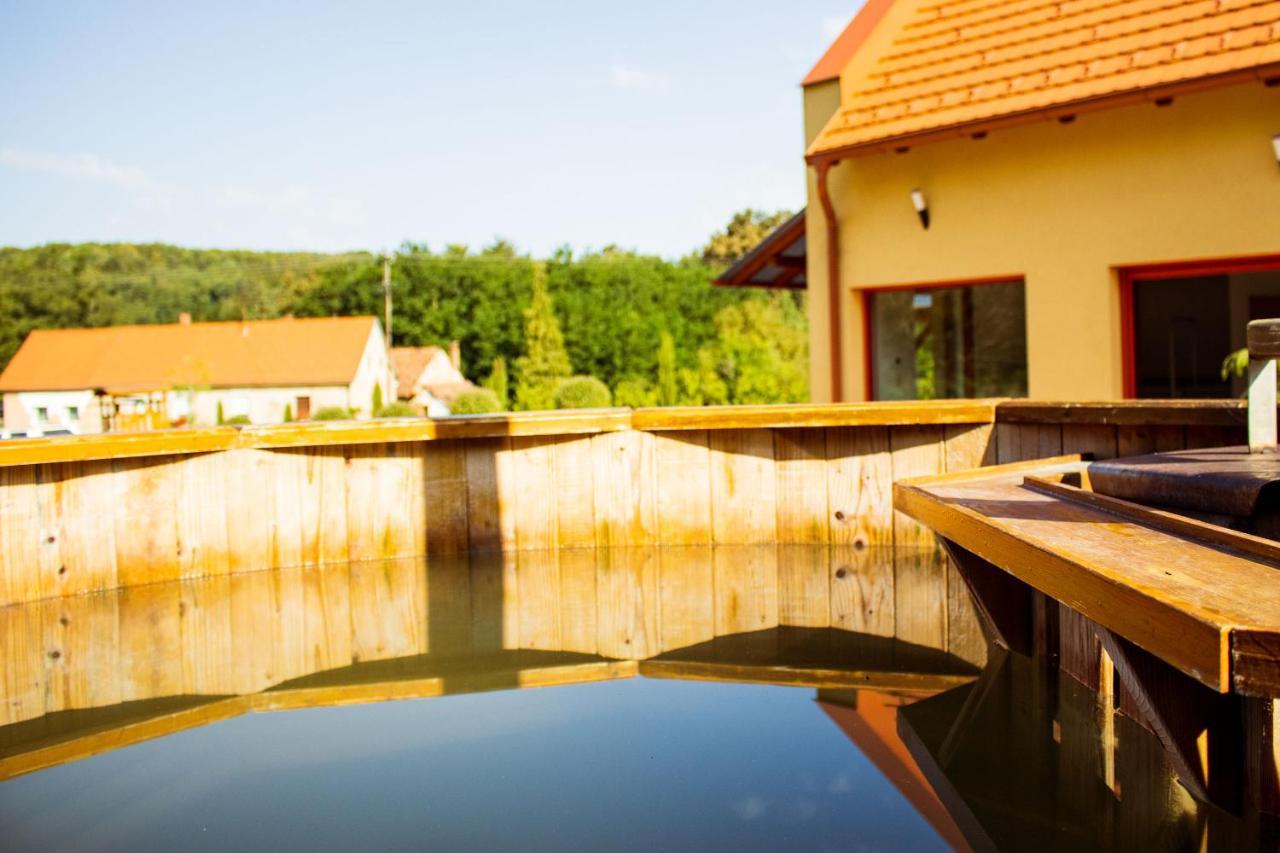 Vendvidéki Pihenőházak Felsoszolnok Exterior foto